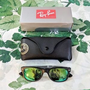 NWOT Ray-Ban New Wayfarer Flash Sunglasses